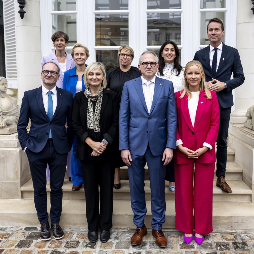 Groepsfoto van de Vlaamse regering