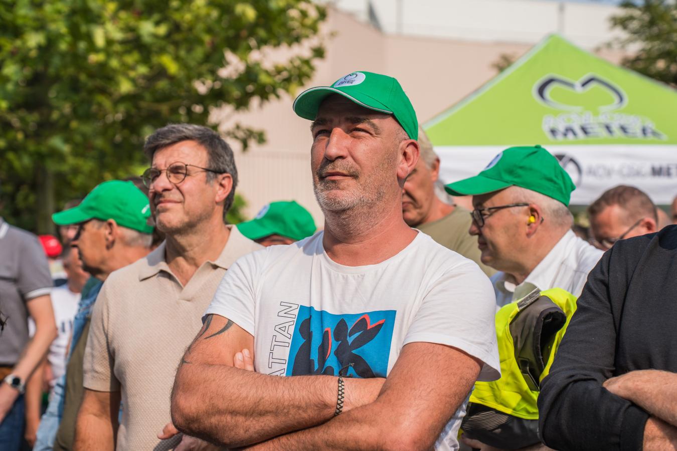 Een vakbondsafgevaardigde van Audi Brussel op de algemene vergadering 