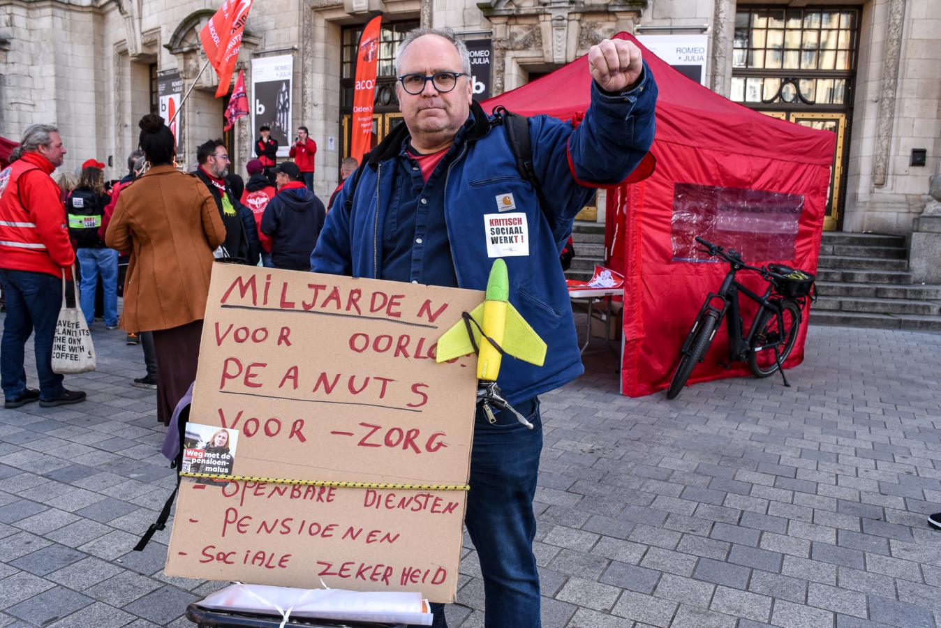 Miljarden voor oorlog - Peanuts voor zorg, openbare diensten, pensioenen, sociale zekerheid
