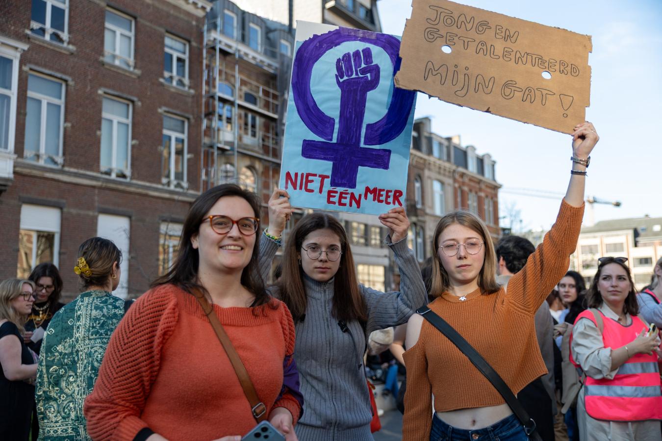 Deelneemsters aan de manifestatie in Leuven tegen seksueel geweld