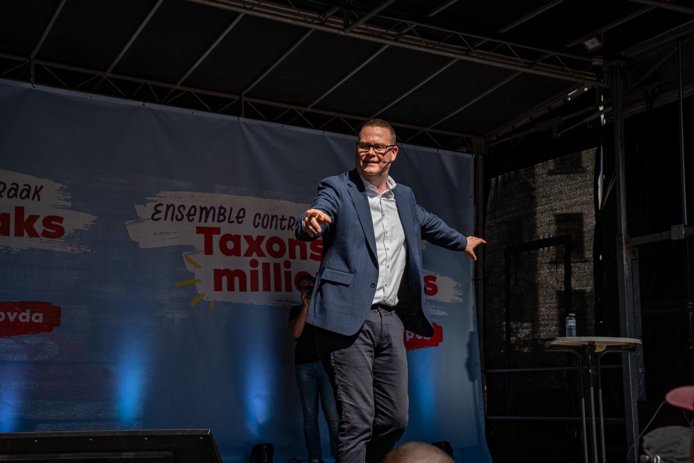 Raoul Hedebouw tijdens zijn 1 meitoespraak in Brussel