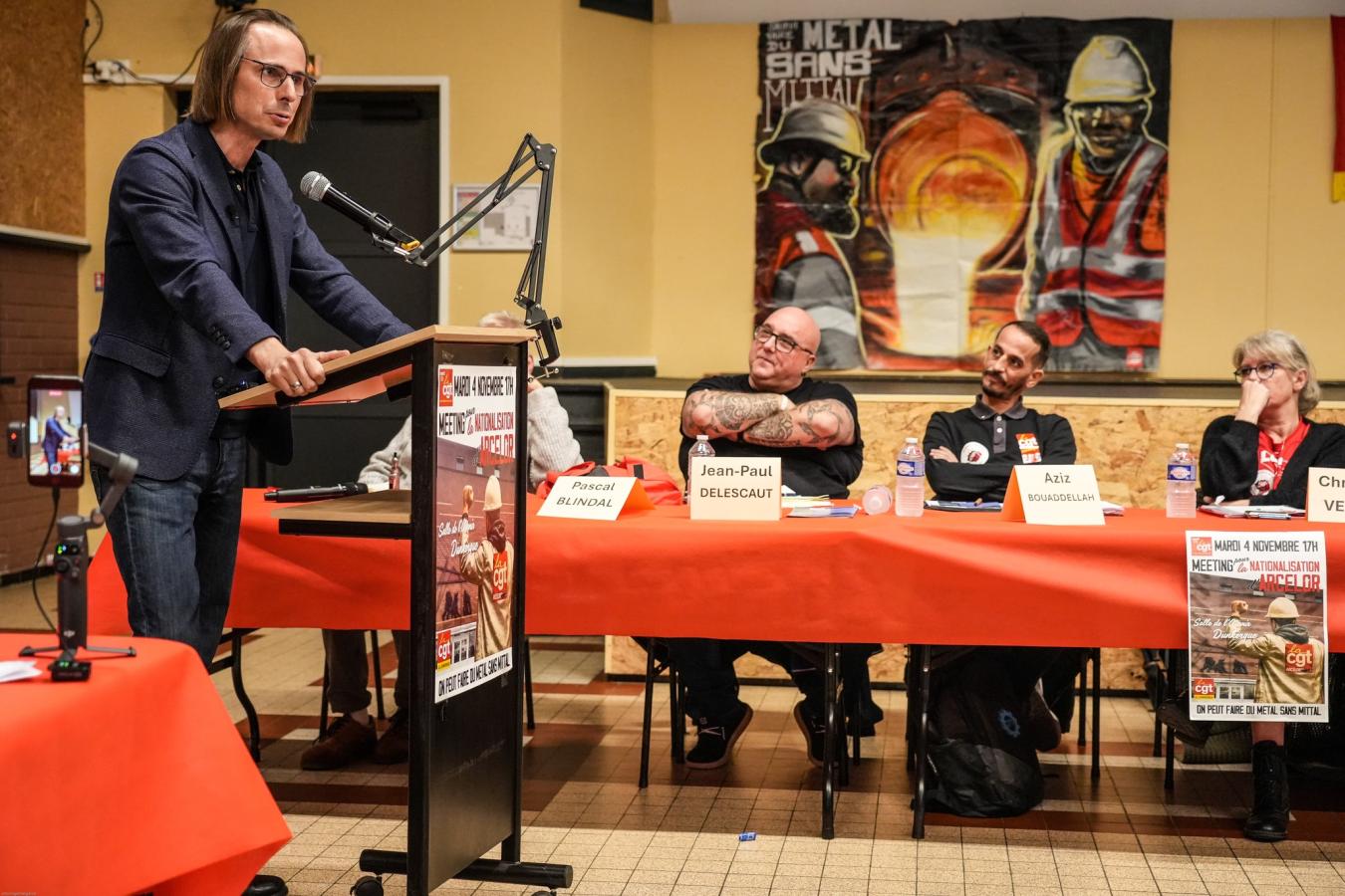Benjamin Pestieau spreekt op de bijeenkomst van syndicalisten van de vakbond CGT in Duinkerke