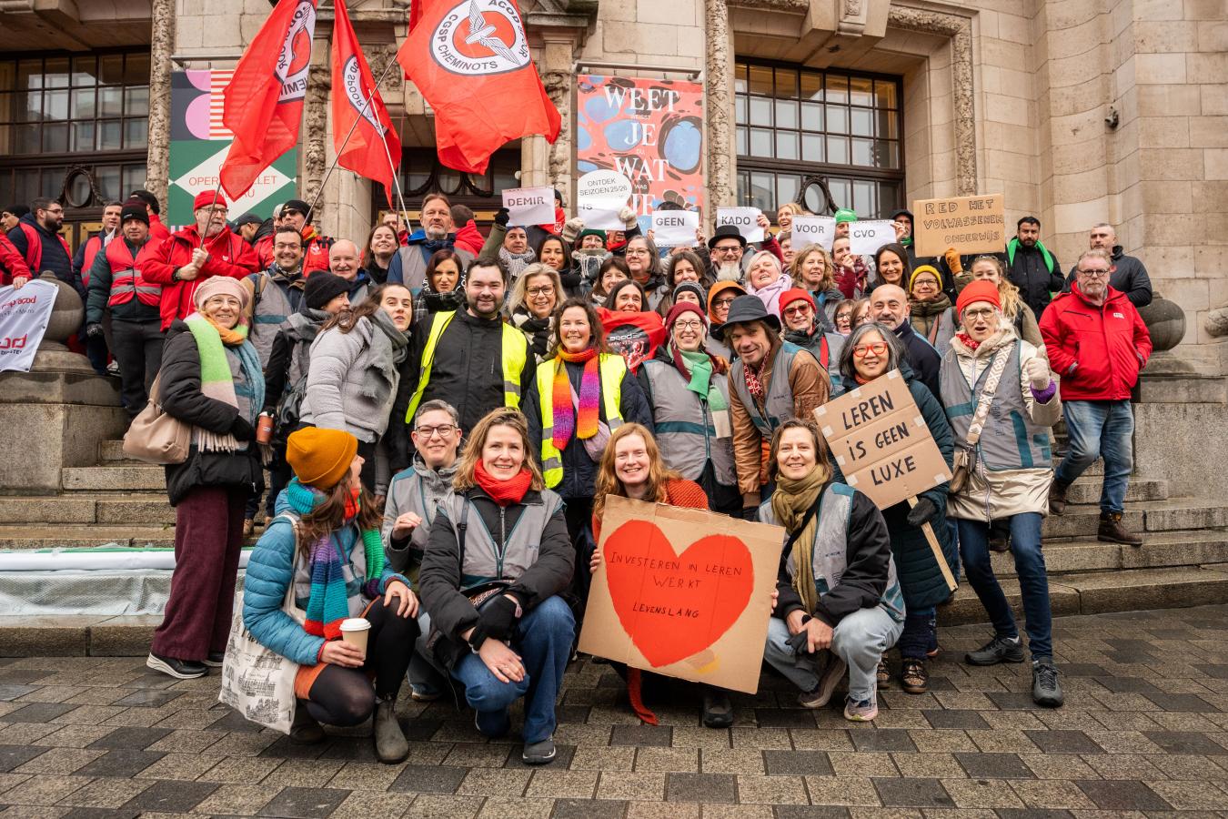 Groep leraren in Antwerpen tijdens de actiedag op 10 februari 2026
