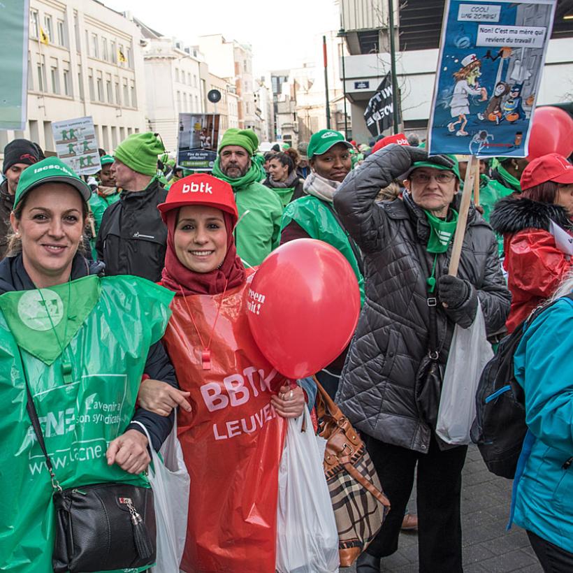 Actievoerders van vakbonden tijdens een betoging voor de zorg 
