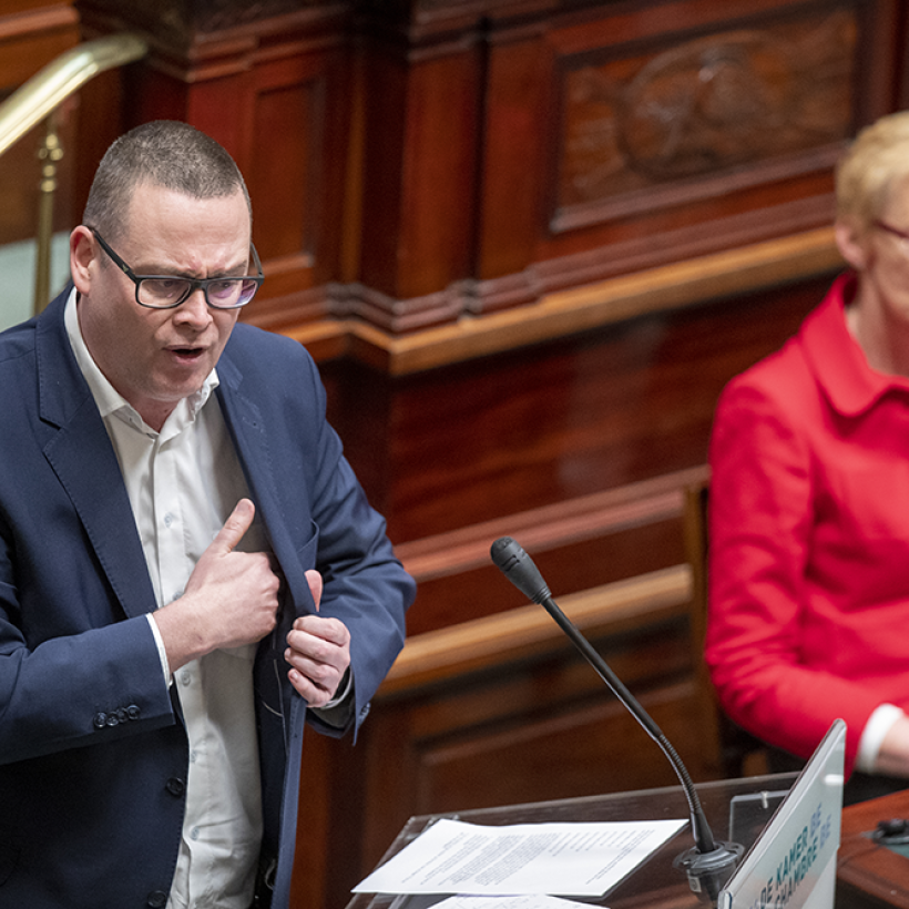 Raoul Hedebouw in het parlement 