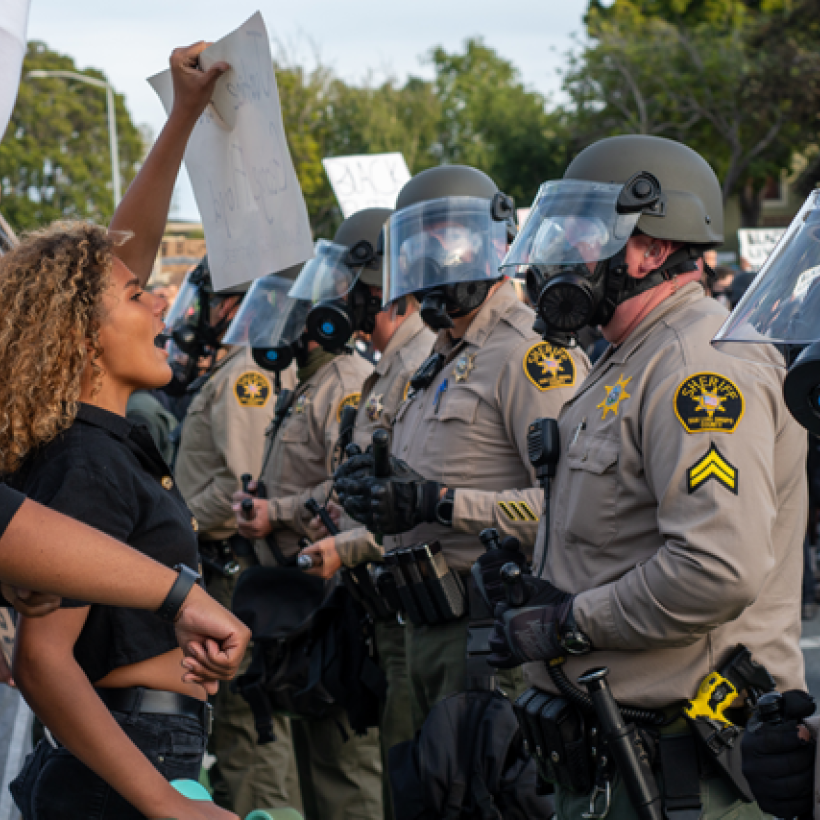 Verenigde Staten: een ware revolte tegen racisme in reactie op de moord op George Floyd