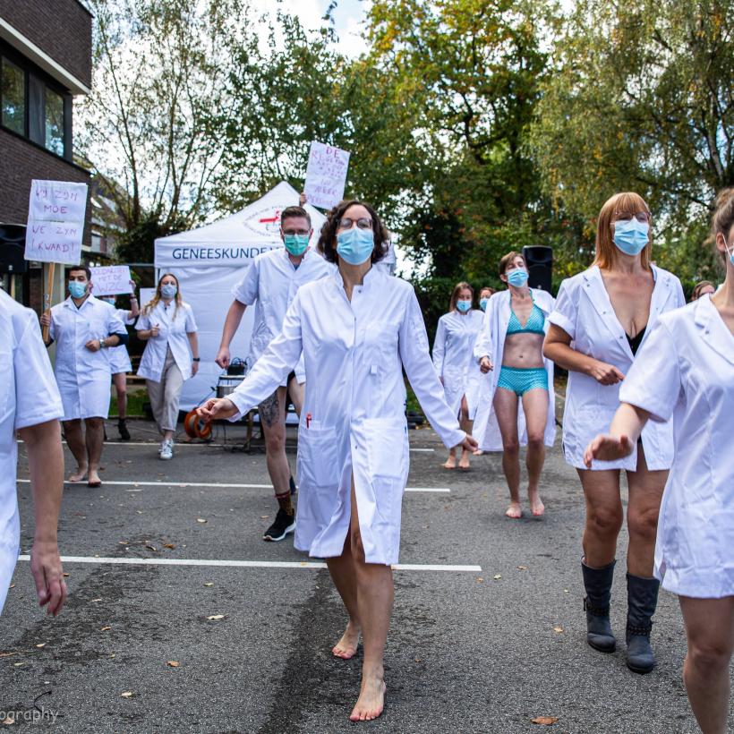 Geneeskunde voor het Volk: "De regering laat ons in de kou staan"
