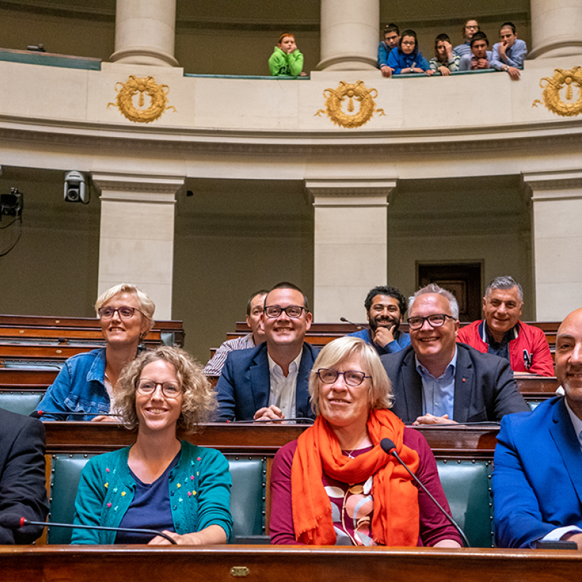 Voorstel van PVDA om helft parlementair loon te schenken aan strijd tegen coronavirus deze namiddag voorgelegd aan Kamer