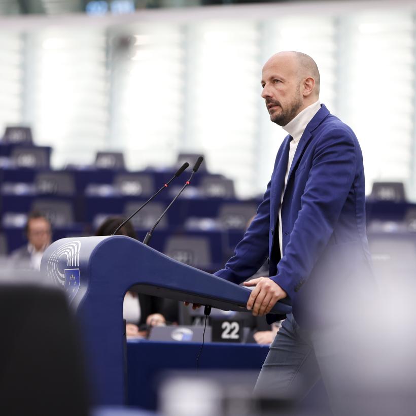 Marc Botenga tijdens een tussenkomst in het Europees Parlement.