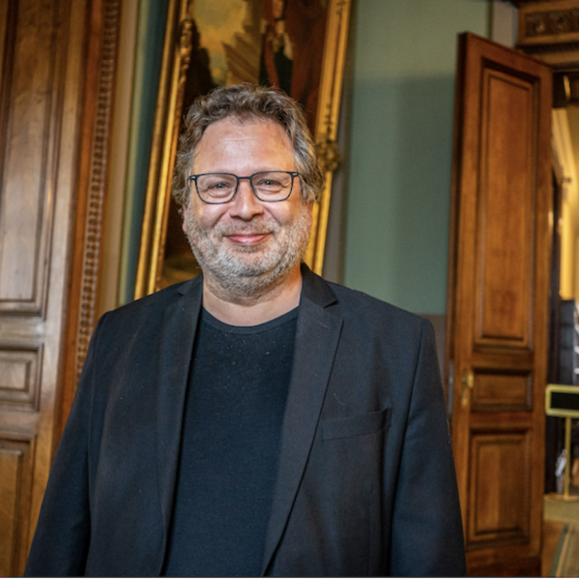 Moeten we Bernard Arnault  het geld van de Belgische belastingbetaler laten beheren?