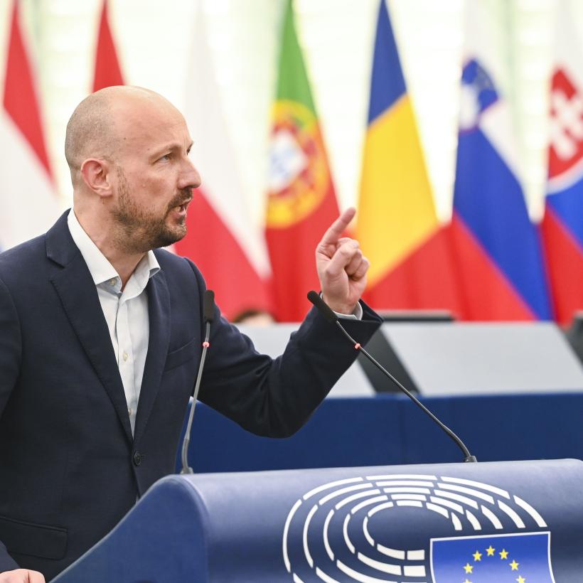 Marc Botenga in het Europees parlement.