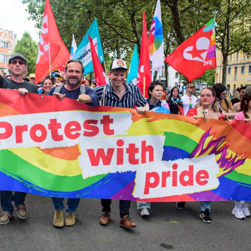 Een groep PVDA'ers in de Antwerp Pride van 2023