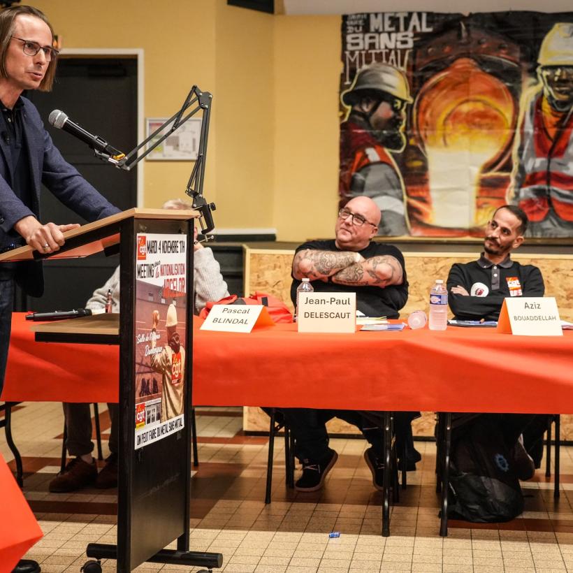 Benjamin Pestieau spreekt op de bijeenkomst van syndicalisten van de vakbond CGT in Duinkerke