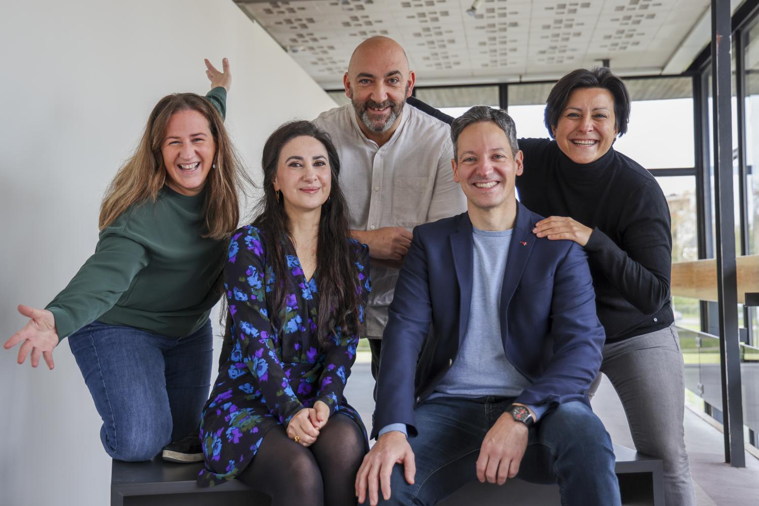 Mieke Paelinck, Ayse Yigit, Gaby Colebunders, Kim De Witte en Kübra Sertkaya.