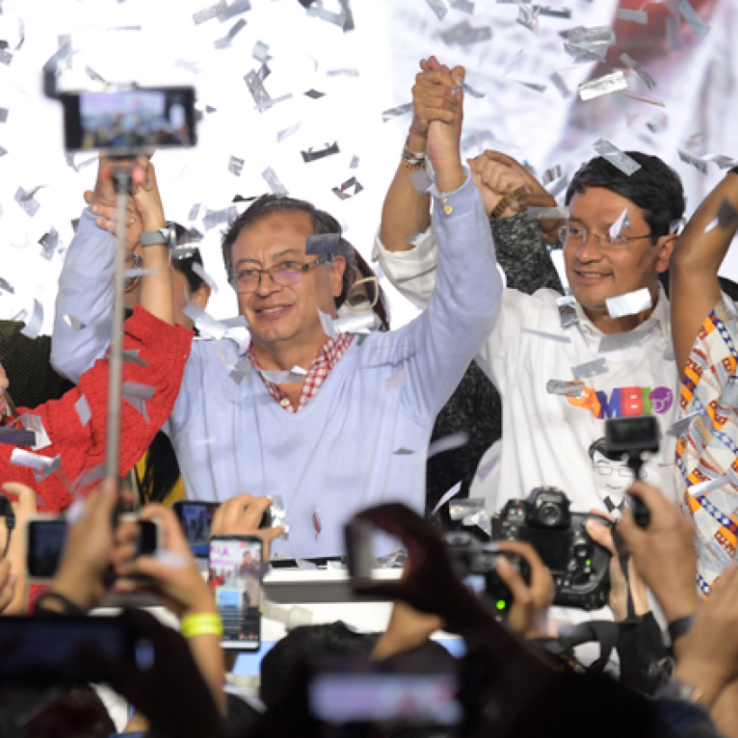 Parlementsleden en personaliteiten uit de hele wereld slaan alarm voor presidentsverkiezingen in Colombia