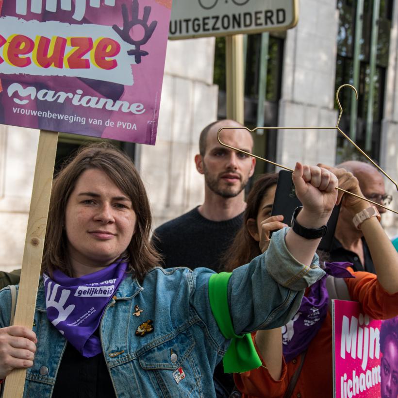 PVDA dient opnieuw wetsvoorstel in om abortus uit het strafwetboek te halen en vraagt om de spoedbehandeling