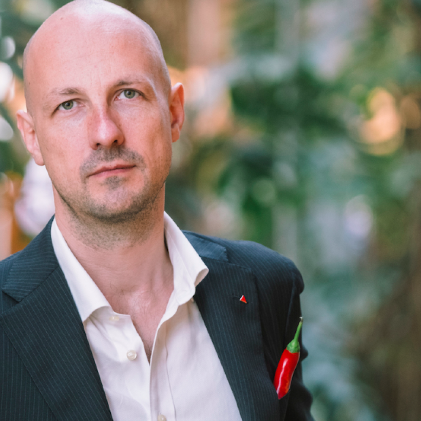 PVDA hekelt de aanwezigheid van de farmaceutische lobby bij de Europese onderhandelingen over Covid-19-vaccin