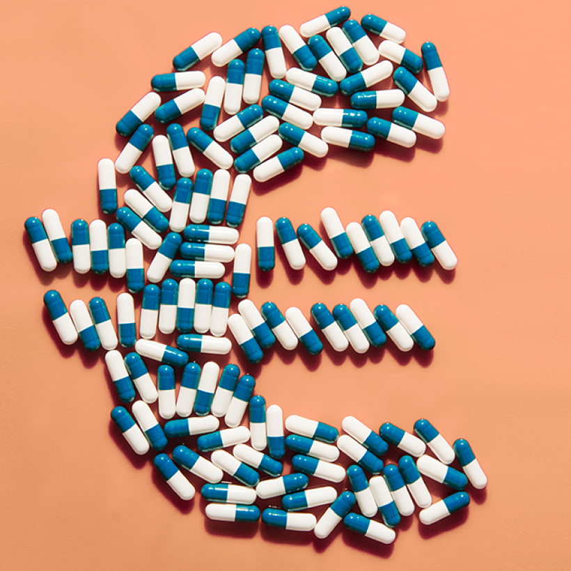 Farmabedrijf gijzelt ziekteverzekering en patiënten met 40 keer hogere prijs mucomedicijn dan reële productieprijs