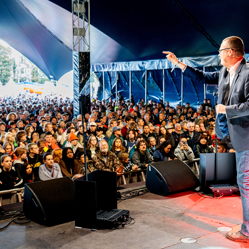 Raoul Hedebouw: “Doe de prijzen dalen en Engie betalen”