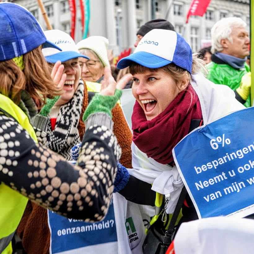 VRT en middenveld geven ‘Vuurwerk’ tegen regering-Jambon