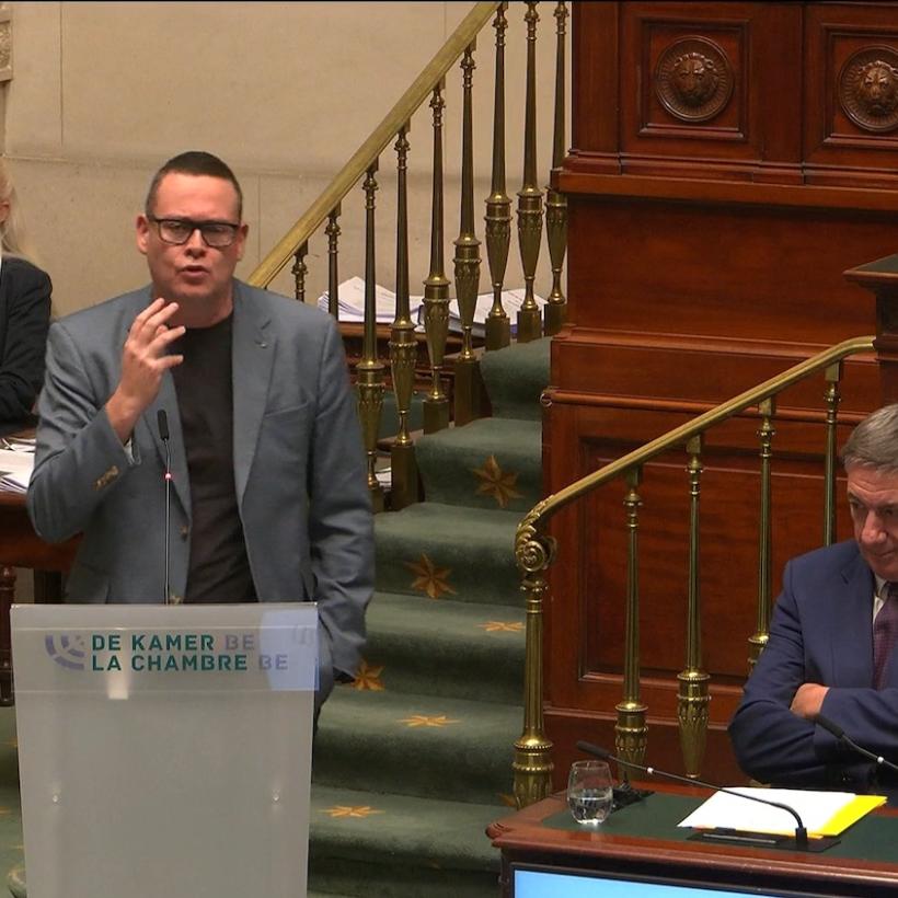 Raoul Hedebouw intervient à la Chambre.