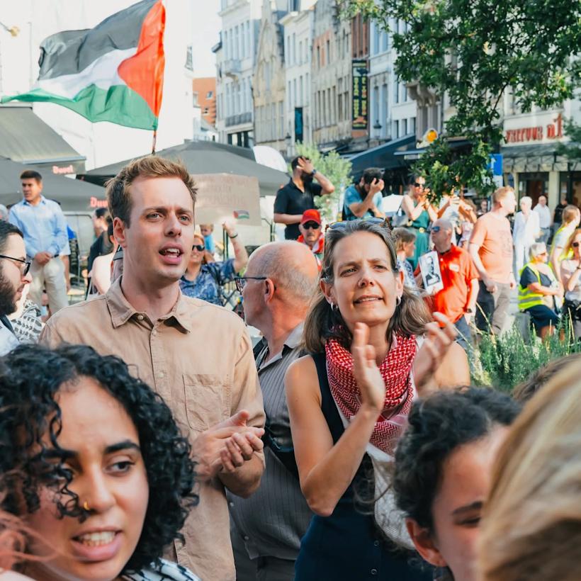 Jos D’Haese en Anne Delespaul tijdens een actie voor Palestina in Antwerpen