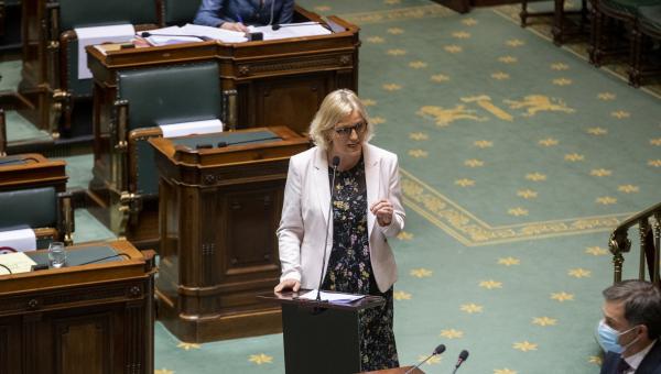 Sofie Merckx (PTB) au parlement.