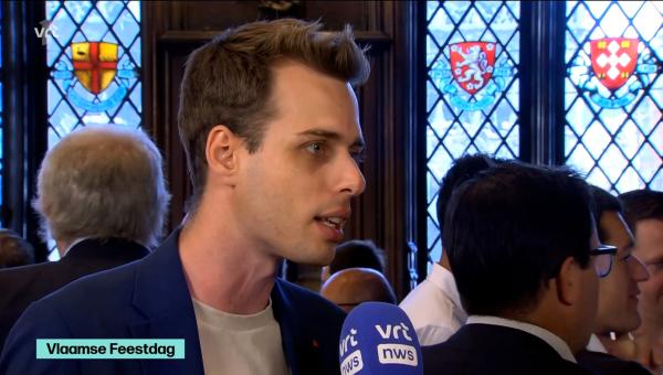 Jos D'Haese, fractieleider van PVDA in het Vlaams parlement, praat met de VRT over 11 juli. 