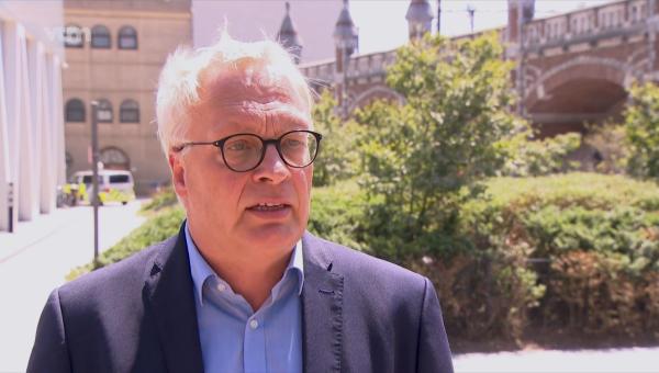 Peter Mertens in de reportage van VTM over sociiale dumping in de bouw.