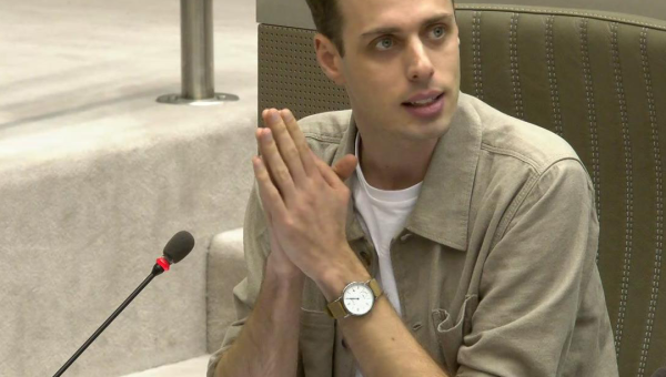 Jos D'Haese (PVDA) in het Vlaams Parlement.