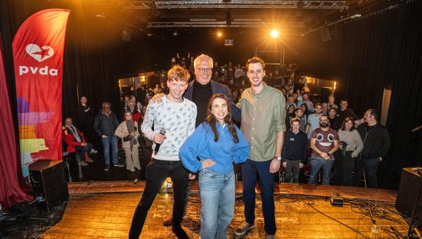 Foto van Ben Van Duppen, Peter Mertens, Amina Vandenheuvel en Jos D'Haese.
