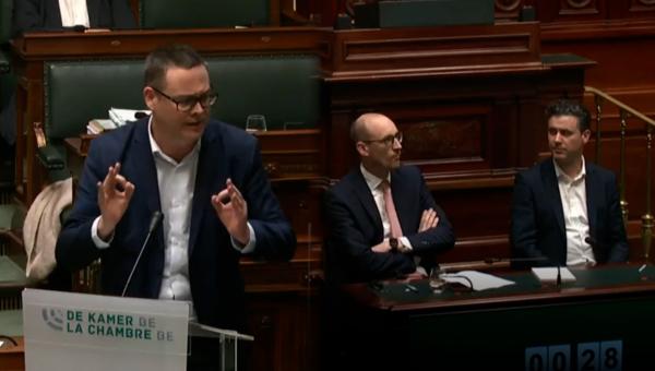 Raoul Hedebouw in de Kamer