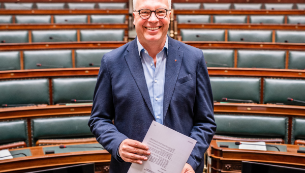 Peter Mertens in De Kamer.