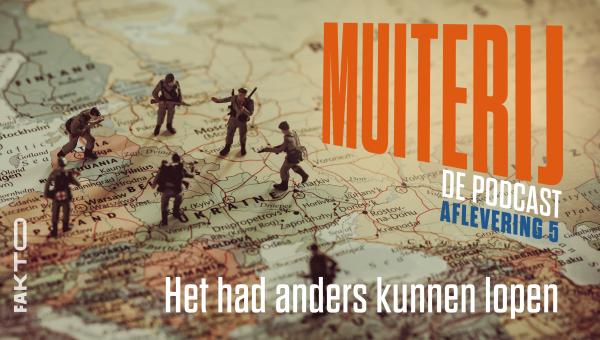 Plastieken soldaatjes staan op een landkaart van de grens tussen Rusland en Oekraïne. Tekst op de foto: Muiterij de podcast, aflevering 5: Het had anders kunnen lopen