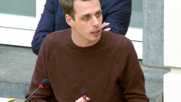 Jos D’Haese aan het woord in het Vlaams parlement.