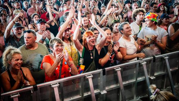 Le public applaudit à ManiFiesta