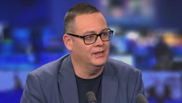 Raoul Hedebouw in de studio van tv-zender RTL