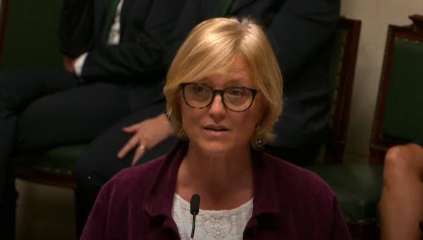 Sofie Merckx tijdens een debat in de Kamer