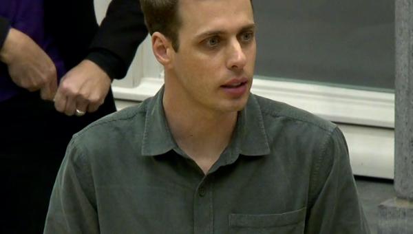 Jos D’Haese tijdens zijn tussenkomst in het Vlaams parlement.