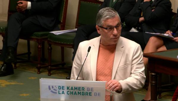 Roberto D'Amico à la tribune de la Chambre.