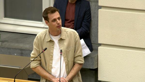 Jos D’Haese tijdens zijn tussenkomst in het Vlaams parlement