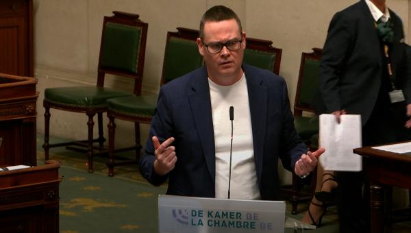 Raoul Hedebouw pendant son intervention à la Chambre
