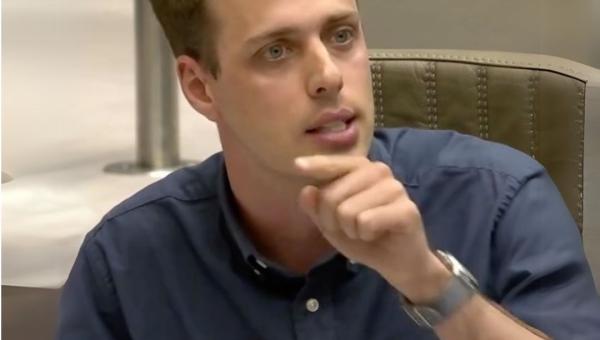 Jos D’Haese tijdens zijn tussenkomst in het Vlaams parlement.