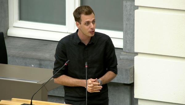 Jos D’Haese tijdens zijn tussenkomst in het Vlaams parlement