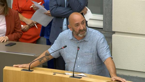Gaby Colebunders tijdens zijn tussenkomst in het Vlaams parlement