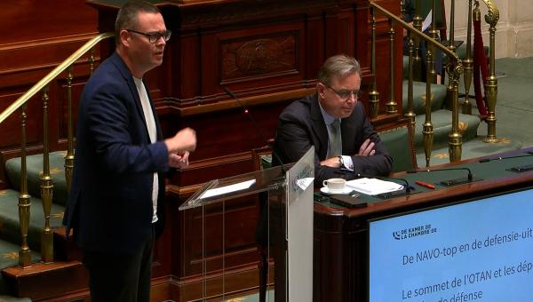 Raoul Hedebouw in de Kamer.