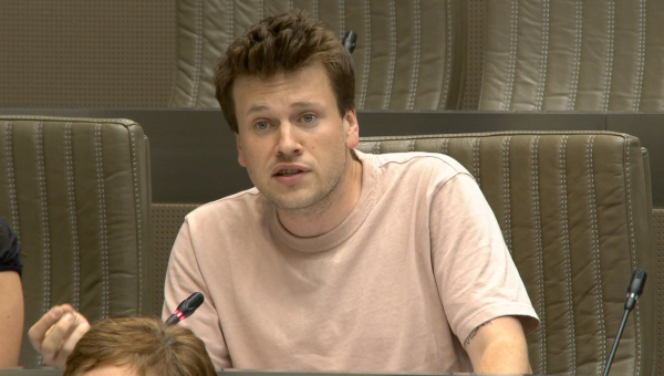 Onno Vandewalle tijdens zijn tussenkomst in het Vlaams parlement