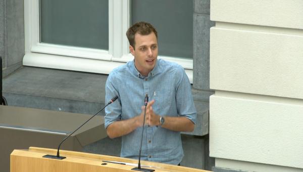 Jos D’Haese tijdens zijn tussenkomst in het Vlaams parlement.