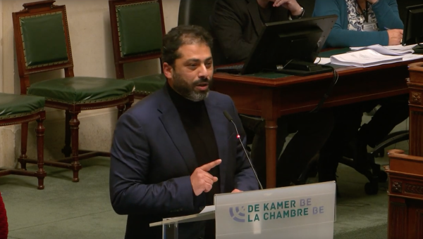 Nabil Boukili tijdens zijn tussenkomst in de Kamer