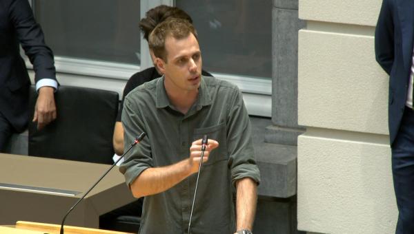 Jos D’Haese tijdens zijn tussenkomst in het Vlaams parlement